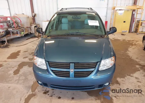 2005 Dodge Grand Caravan Sxt from USA, damaged, VIN 2D4GP44L05R345874